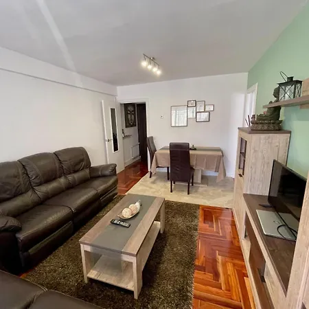 Piso Centrico, Garaje Incluido,zona Vialia Apartmán